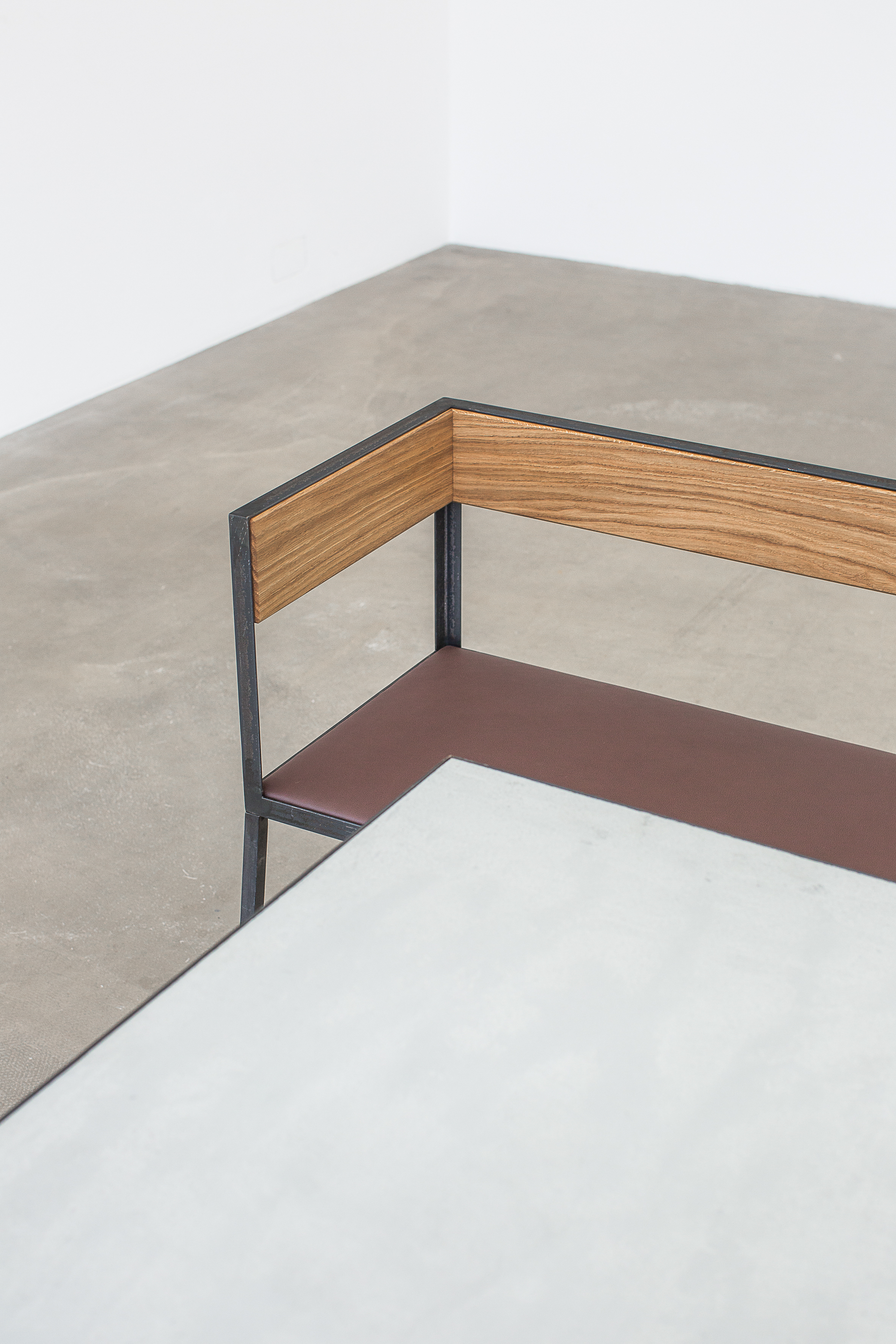 SIGURD-LARSEN_by_Georg-Roske-018_furniture_copper_leather_oak_steel_danish design berlin