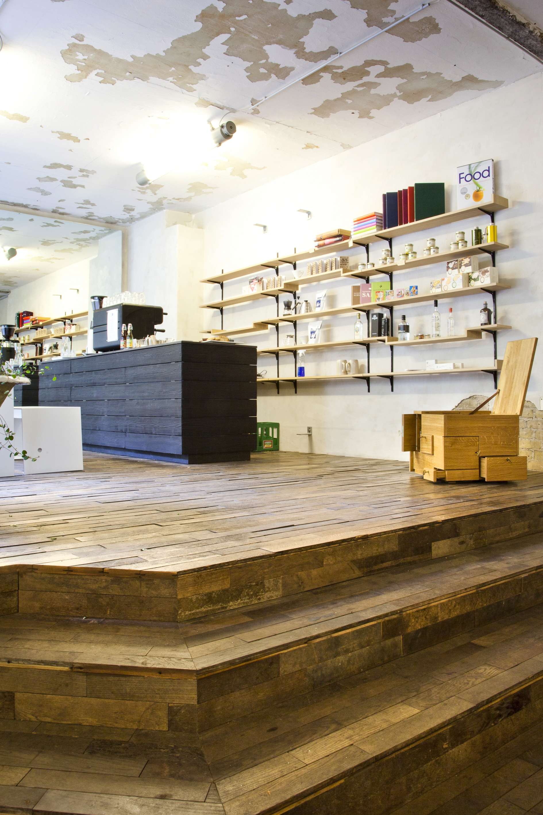 Sigurd Larsen Berlin danish design Voo Store-by-Fabian-Kochendorfer-2011-006