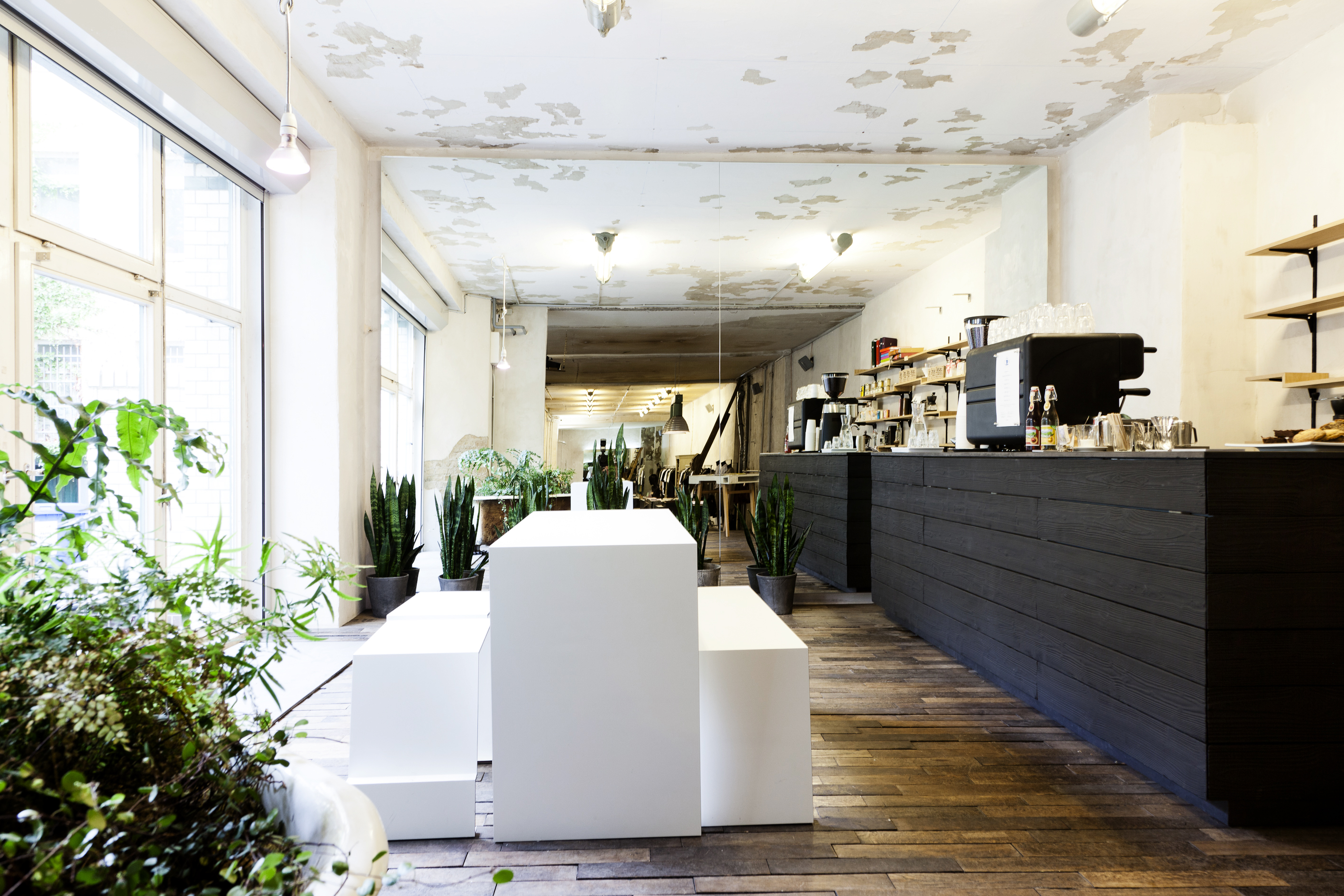 Sigurd Larsen Berlin dansih design Voo-Cafe-by-Fabian-KochendoÌˆrfer-2011-001
