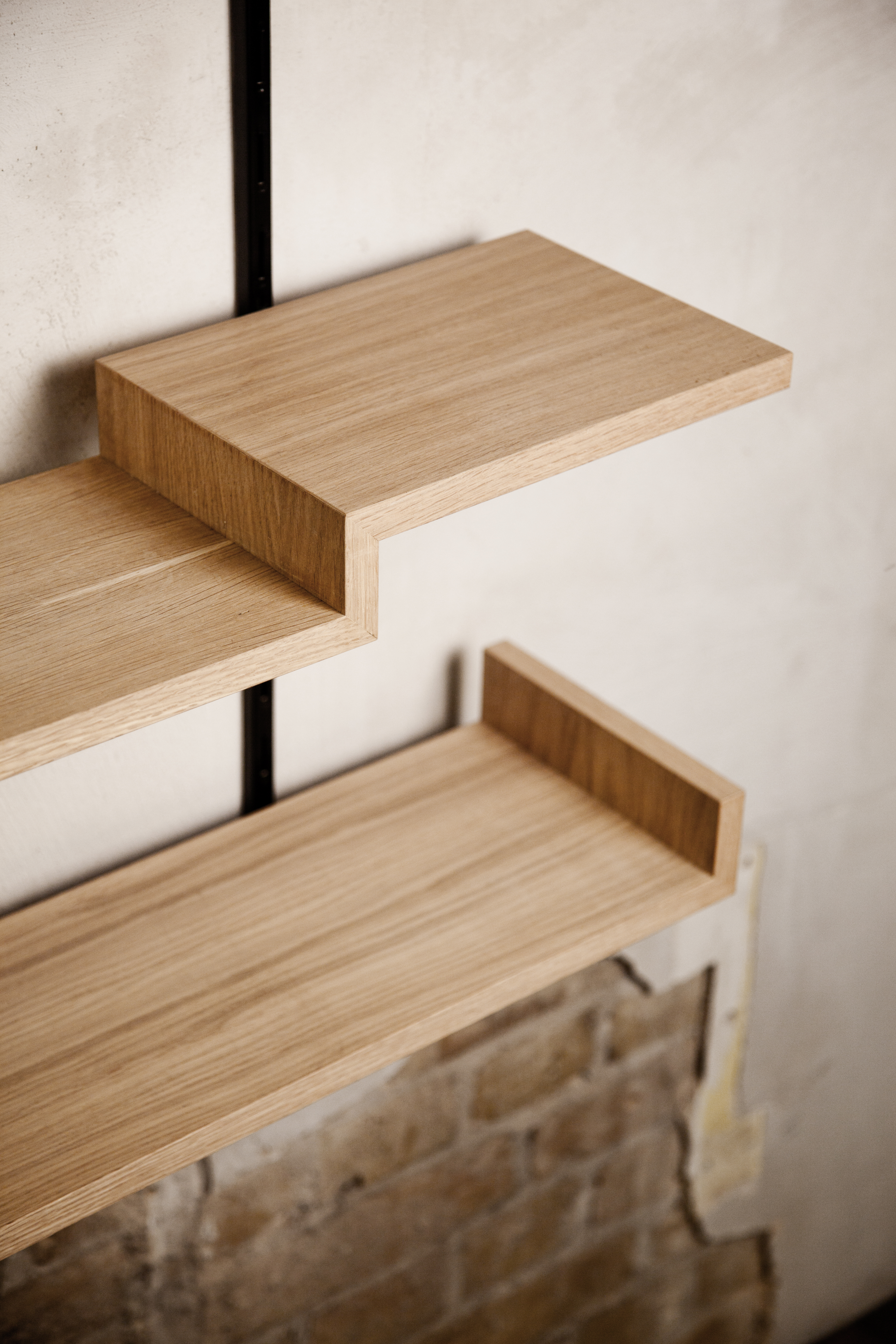 Sigurd-Larsen-Furniture Danish Design Berlin oak shelves-GeorgRoske-023