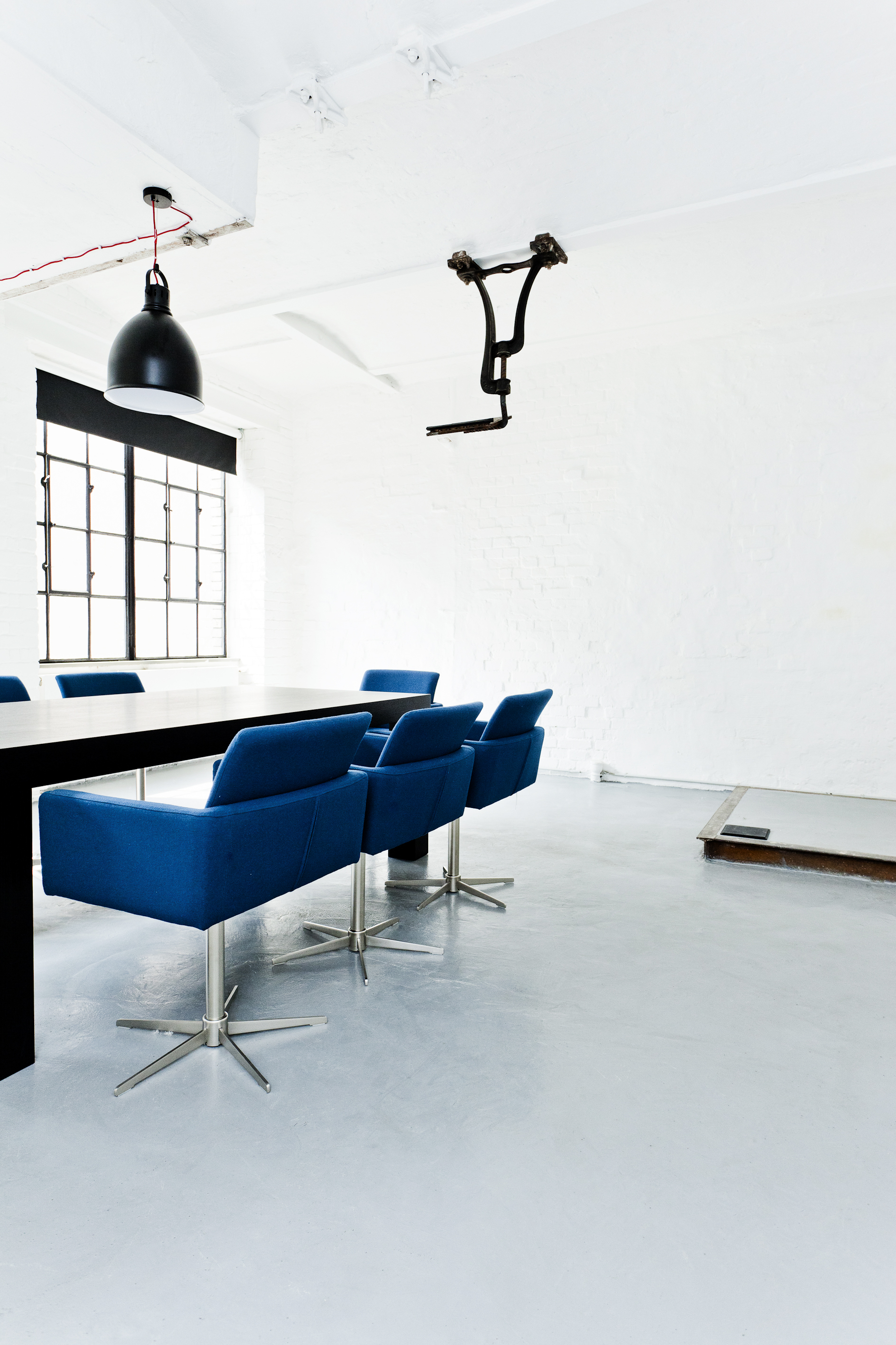 Sigurd-Larsen_Danish Design Furniture oak Berlin Architecture_KMB-2011_by-Georg-RoskeIMG_5821