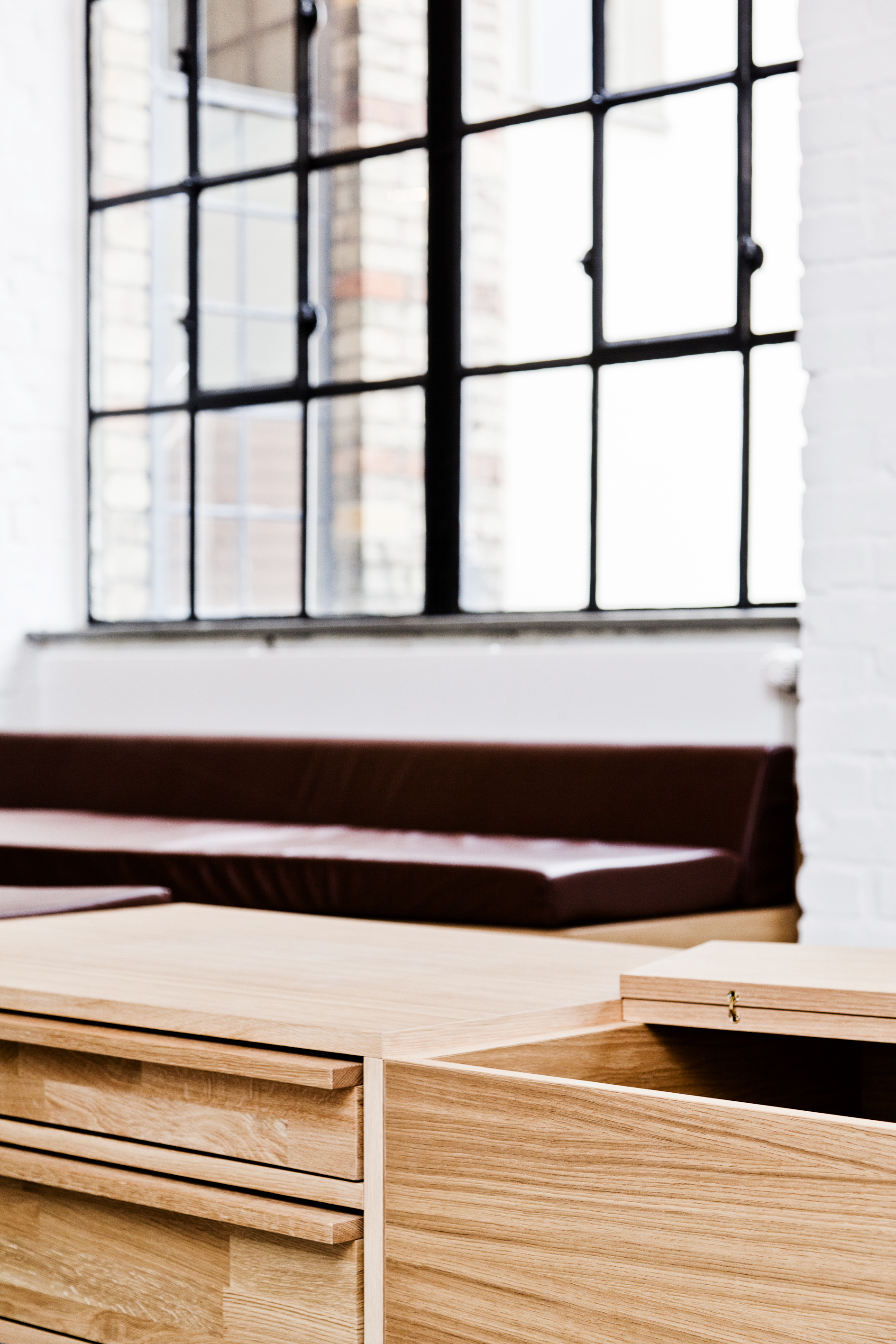 Sigurd-Larsen_Danish Design Furniture oak Berlin Architecture_by-Georg-RoskeIMG_5798