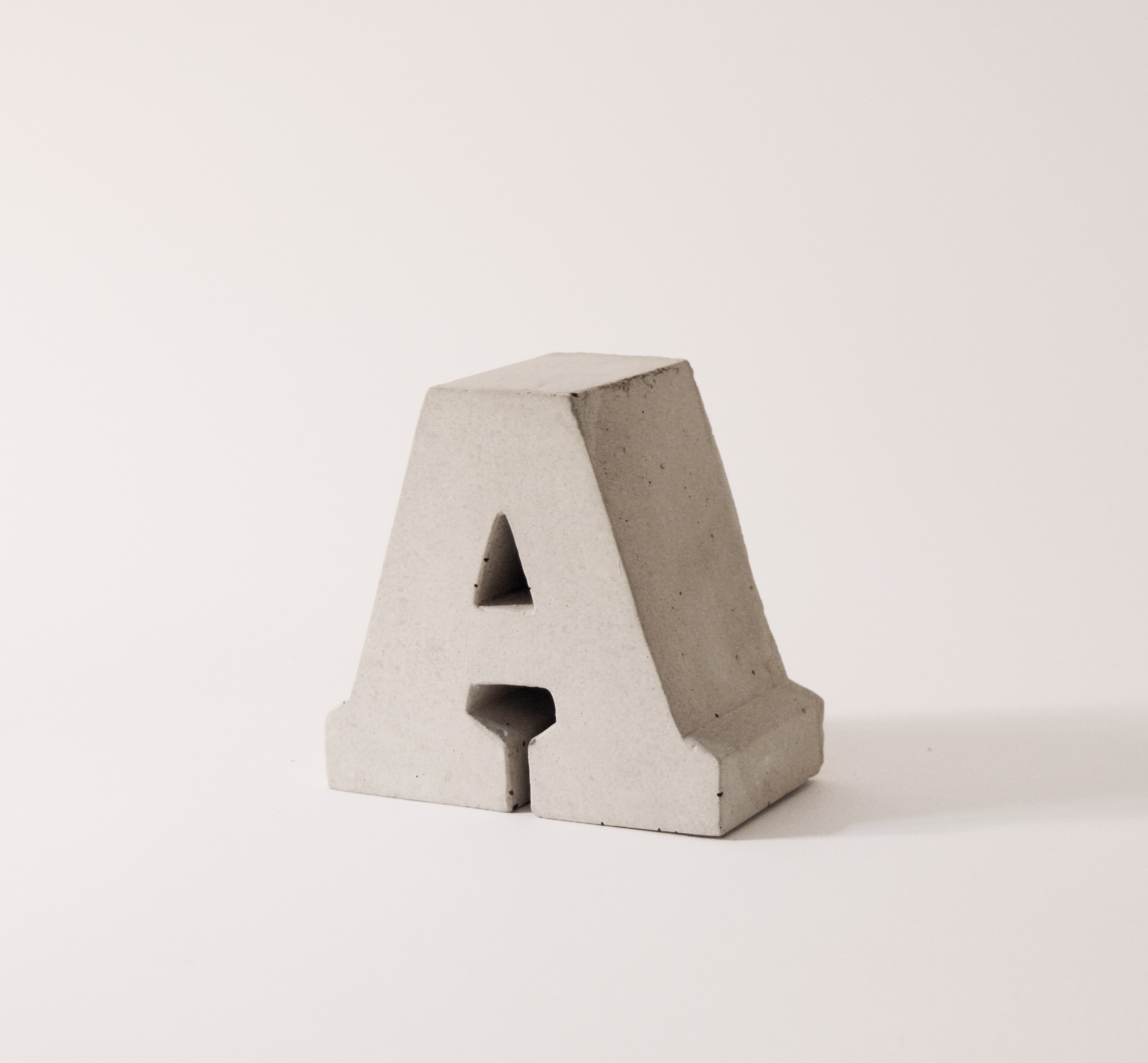 Sigurd_Larsen_concreteletters_A