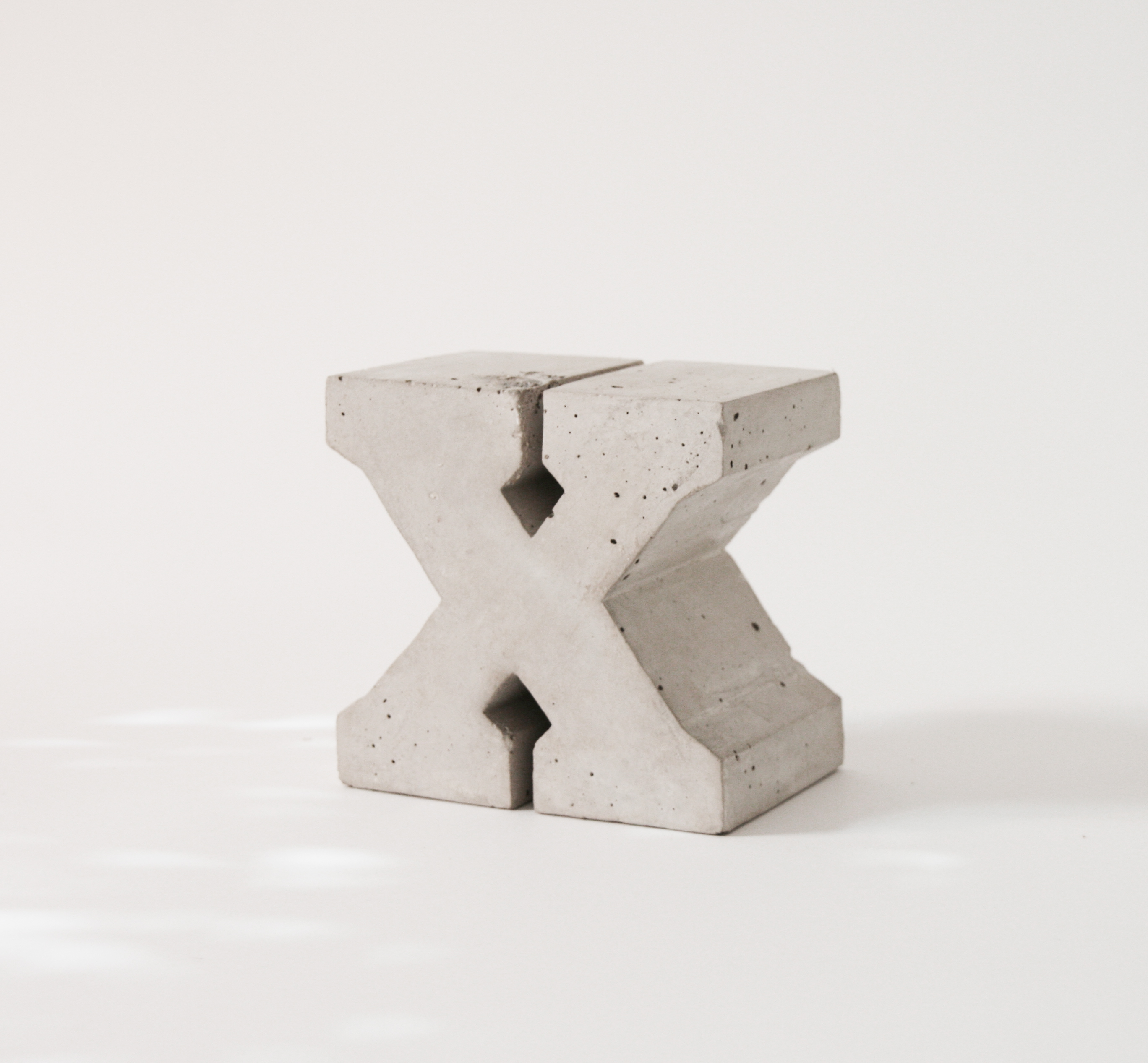 Sigurd_Larsen_concreteletters_X
