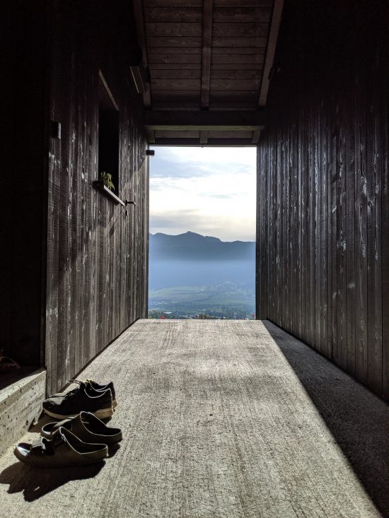 mountain-house-by-Sigurd-Larsen_wood-danish-architecture-alpine-Austria-panorama-design-oesterreich-holz entrance