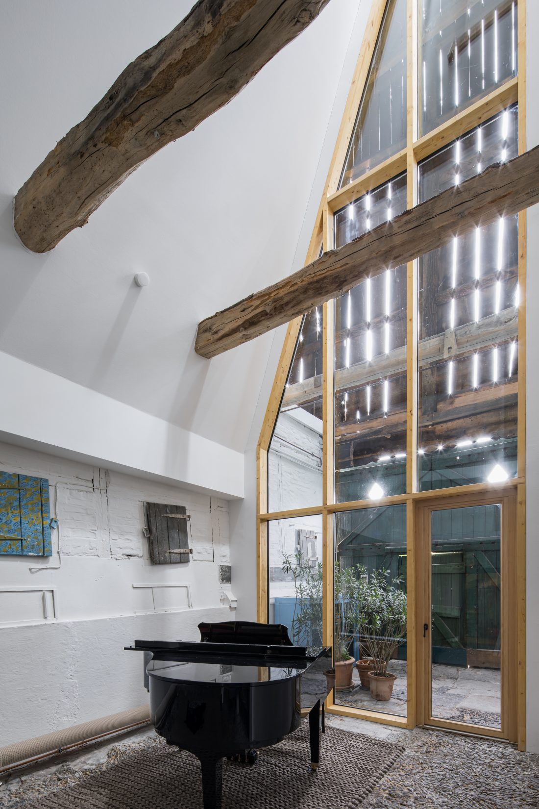 Dortmannhof in Essen by Architect Sigurd Larsen_Photos Christian Flatscher_External extension historic architecture  wood_music room 2