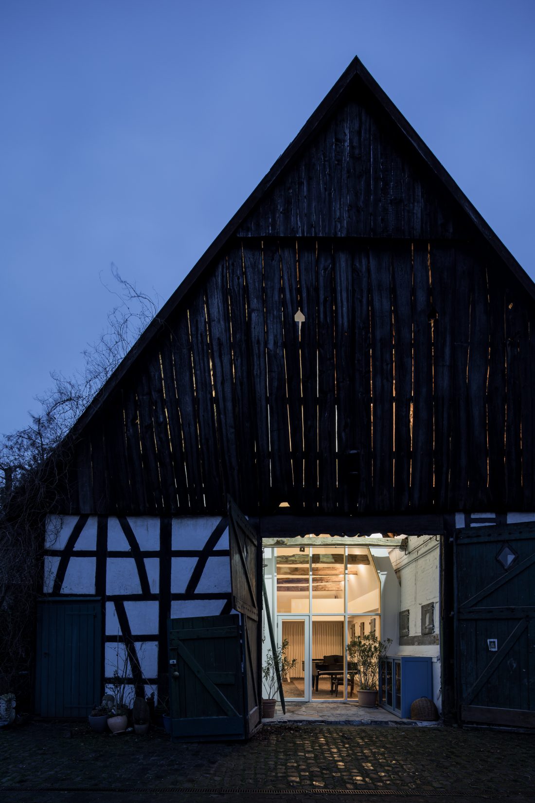 Dortmannhof in Essen by Architect Sigurd Larsen_Photos Christian Flatscher_External extension historic architecture_exterior 3