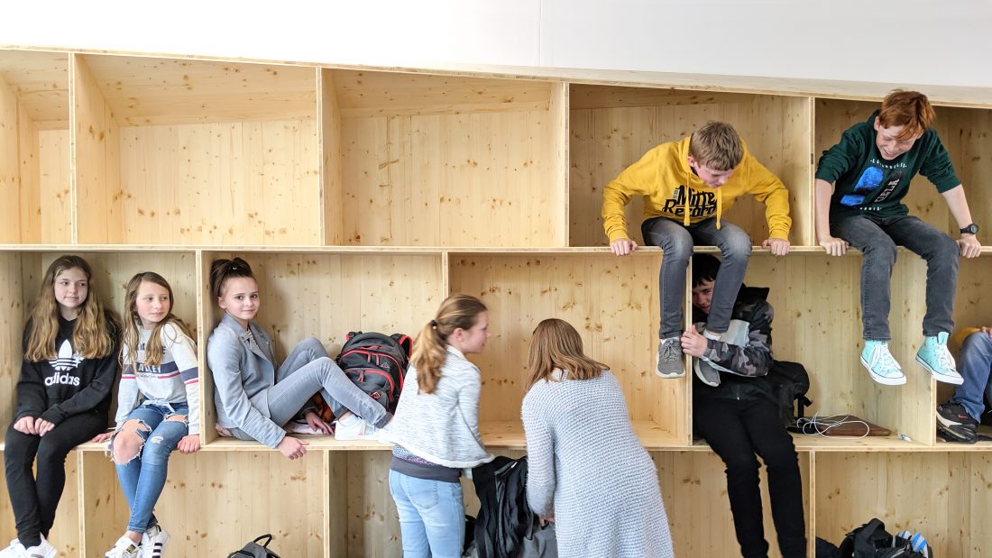 SCHULSTRASSE hori _Sigurd Larsen Design Architektur schule schulbau gesamtschule innenarchitektur 4