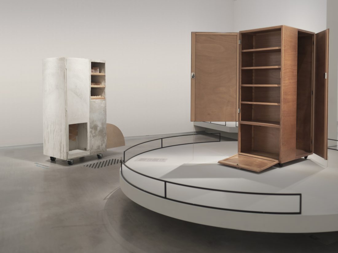junggesellenschrank by hand Sigurd Larsen Josef Pohl Original Bauhaus Archiev Berlinische Galerie Kunst Beton 18