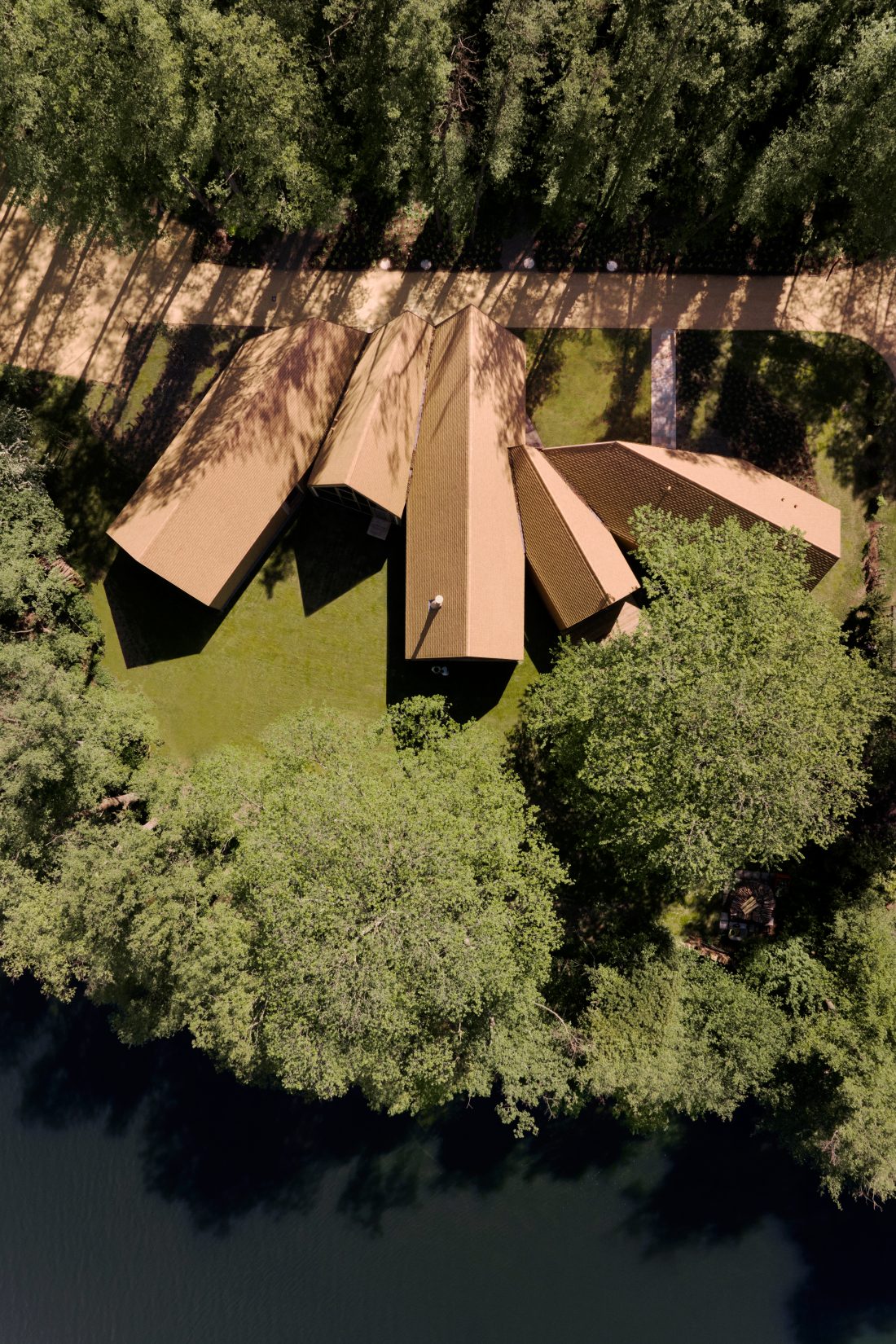 The Lake House_ Berlin Sigurd Larsen wood design architecture ziegelfassade Holzbau_1