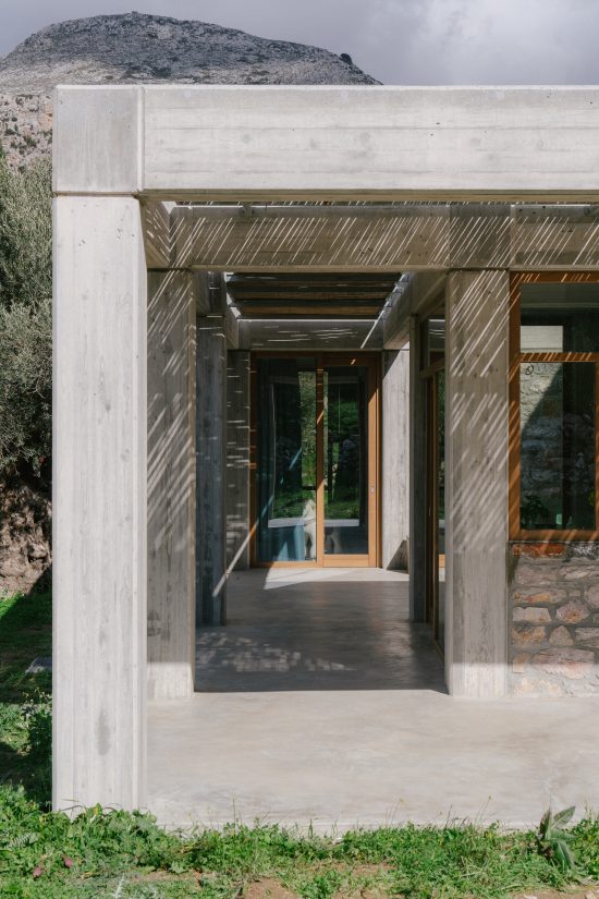 Meraki Studios by Sigurd Larsen Design Architecture Crete Greece. Photo Credits Kkrom Studios_facade house terrace 10