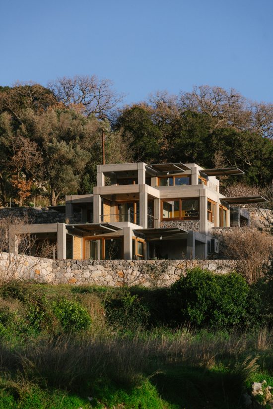 Meraki Studios by Sigurd Larsen Design Architecture Crete Greece. Photo Credits Kkrom Studios_hotel facade 14