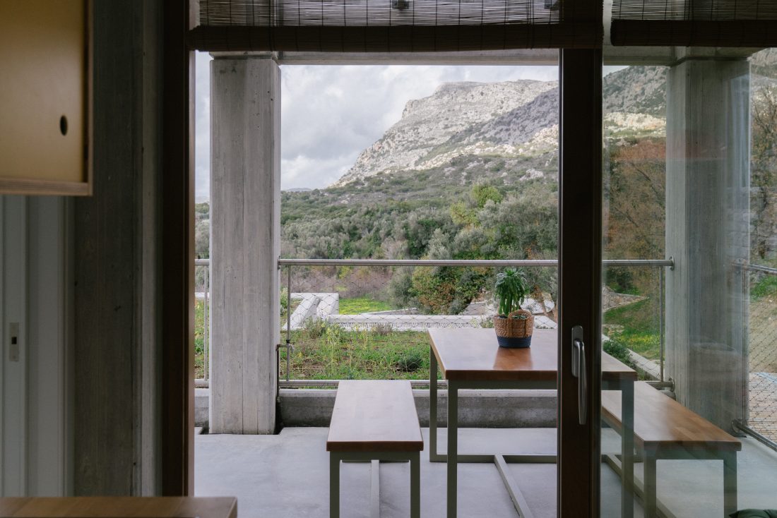 Meraki Studios by Sigurd Larsen Design Architecture Crete Greece. Photo Credits Kkrom Studios_hotel interior 4