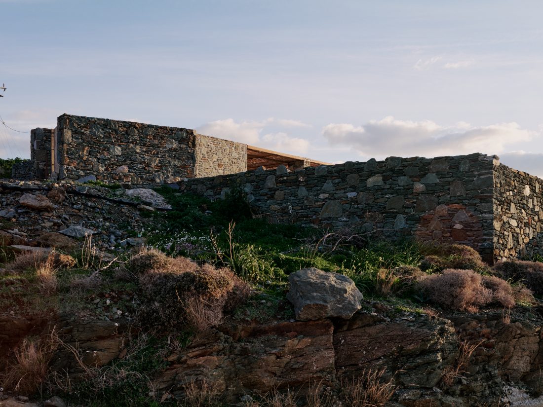 The Outdoor House_Sigurd Larsen cycladic architecture. Photo Credits Kkrom Services_view 60