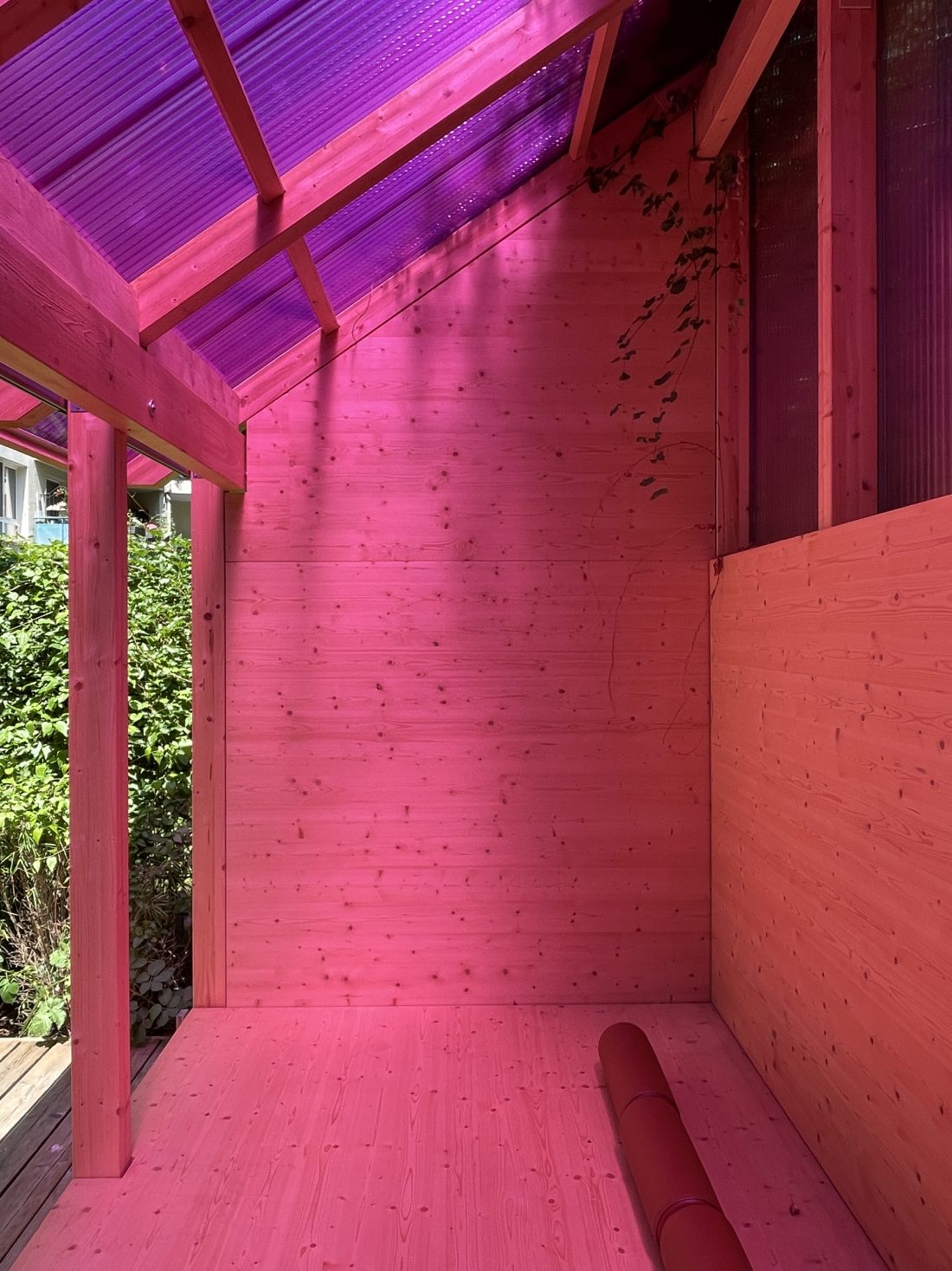 Tea House for Peggy Gou by Sigurd Larsen design and Architecture Berlin follie pavilion pink roof_27