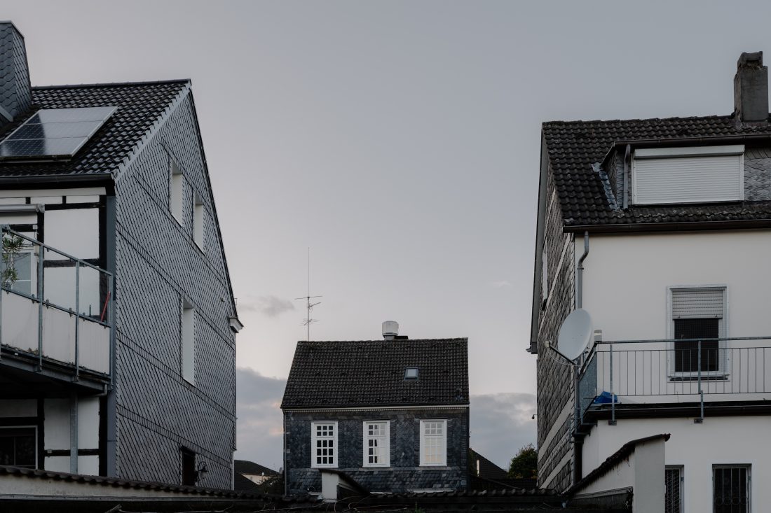 NSPH_Sigurd Larsen Design Architecture Germany stone wood urban house KKROM_Michael_Romstöck_Facade 8
